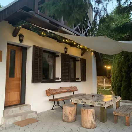 Krnjevic Jastrebac Сasa de vacaciones Buci