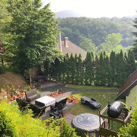 Krnjevic Jastrebac 度假居